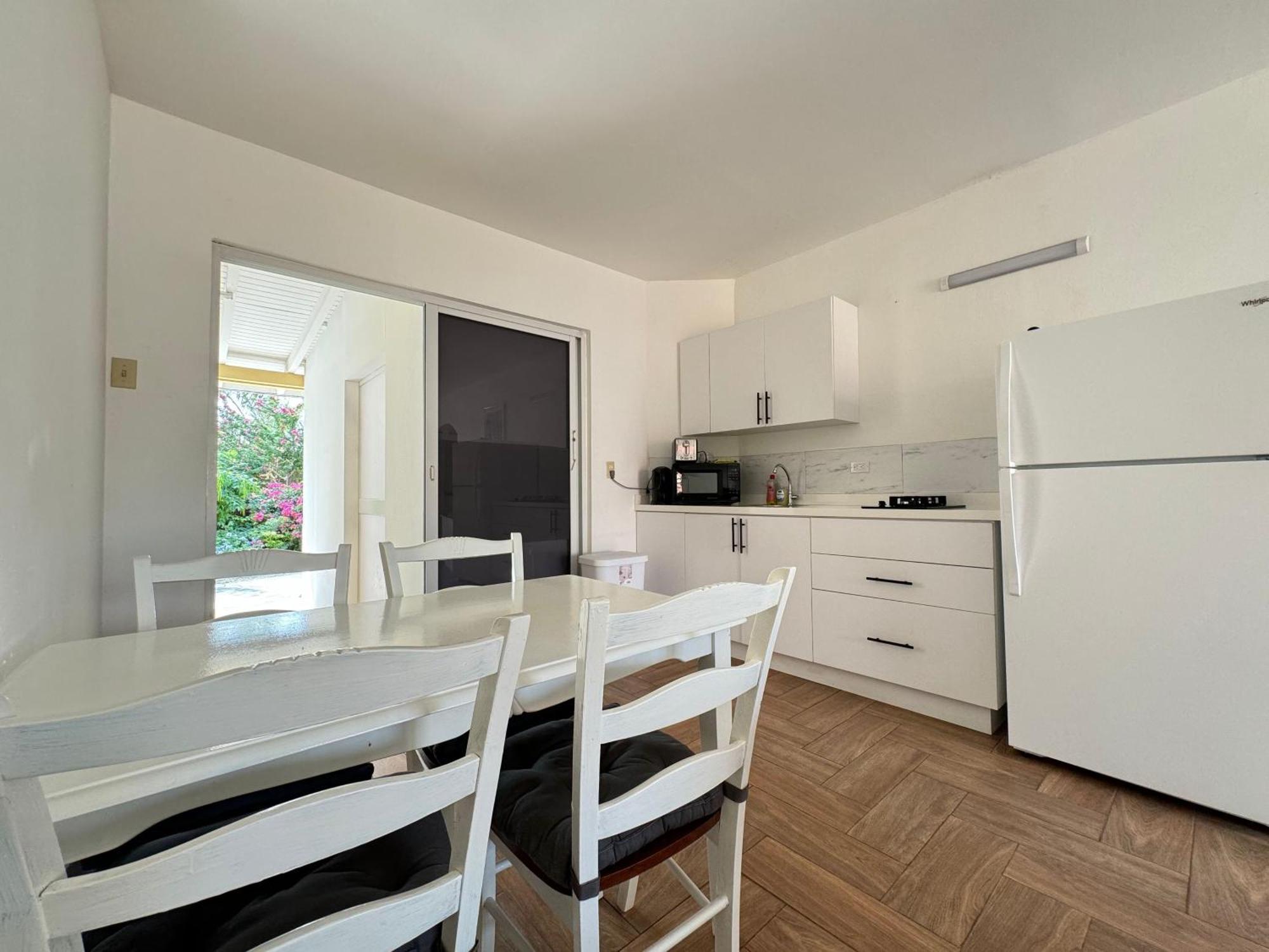 Casalina Garden 2 Blocks To Palm & Kitesurfing School * Palm Beach