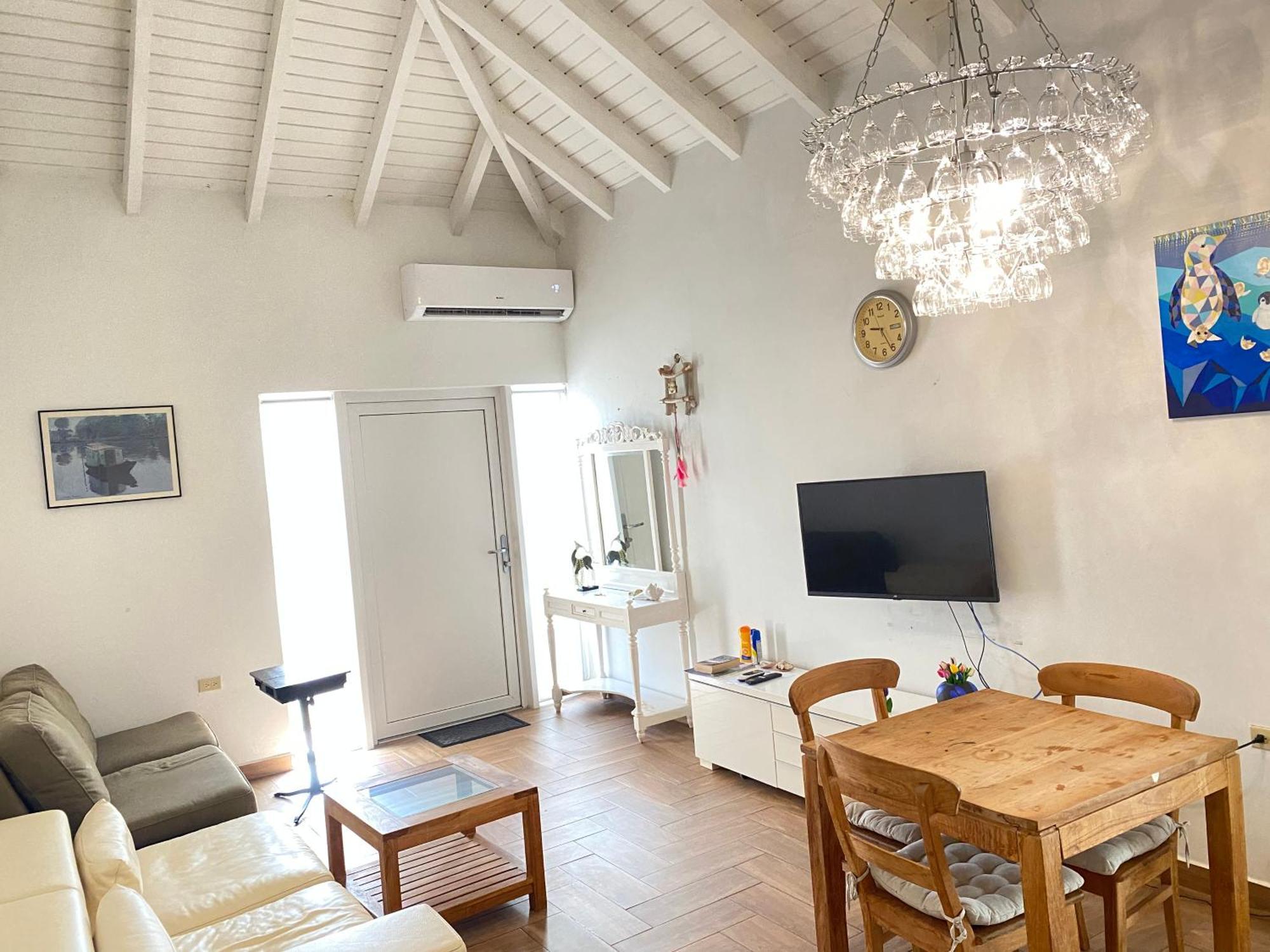 Casalina Garden 2 Blocks To Palm & Kitesurfing School * Palm Beach