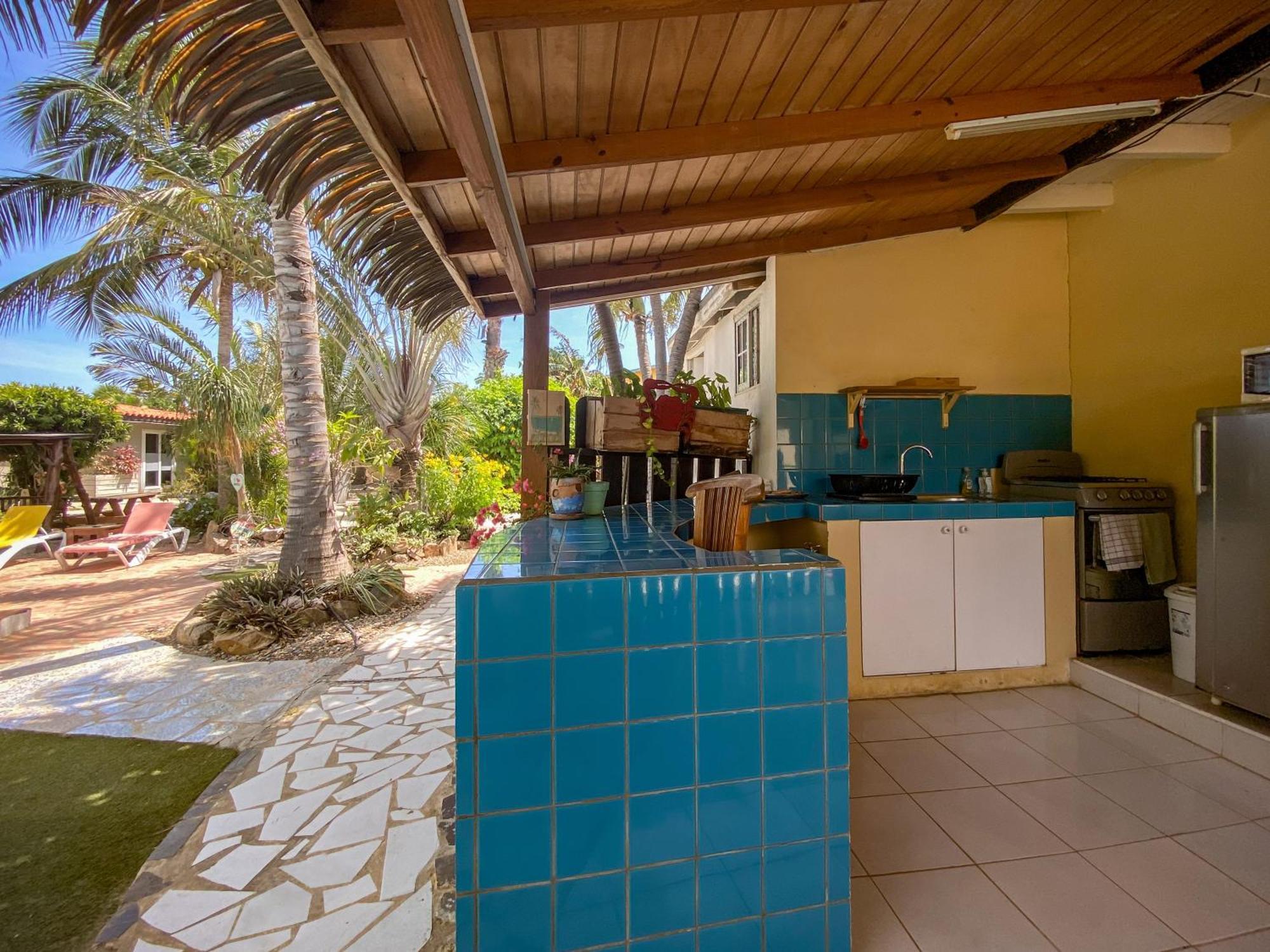 Casalina Garden 2 Blocks To Palm & Kitesurfing School * Palm Beach