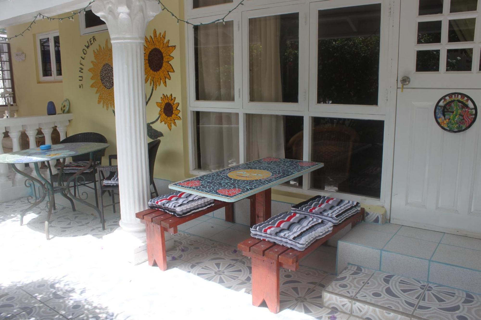 Sunflower Apartment
