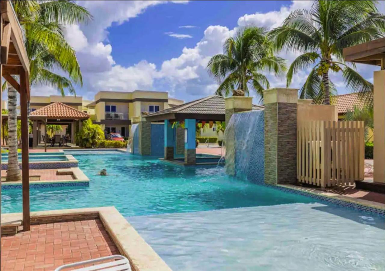 Only 350 Yards From Eagle Beach! * Palm Beach