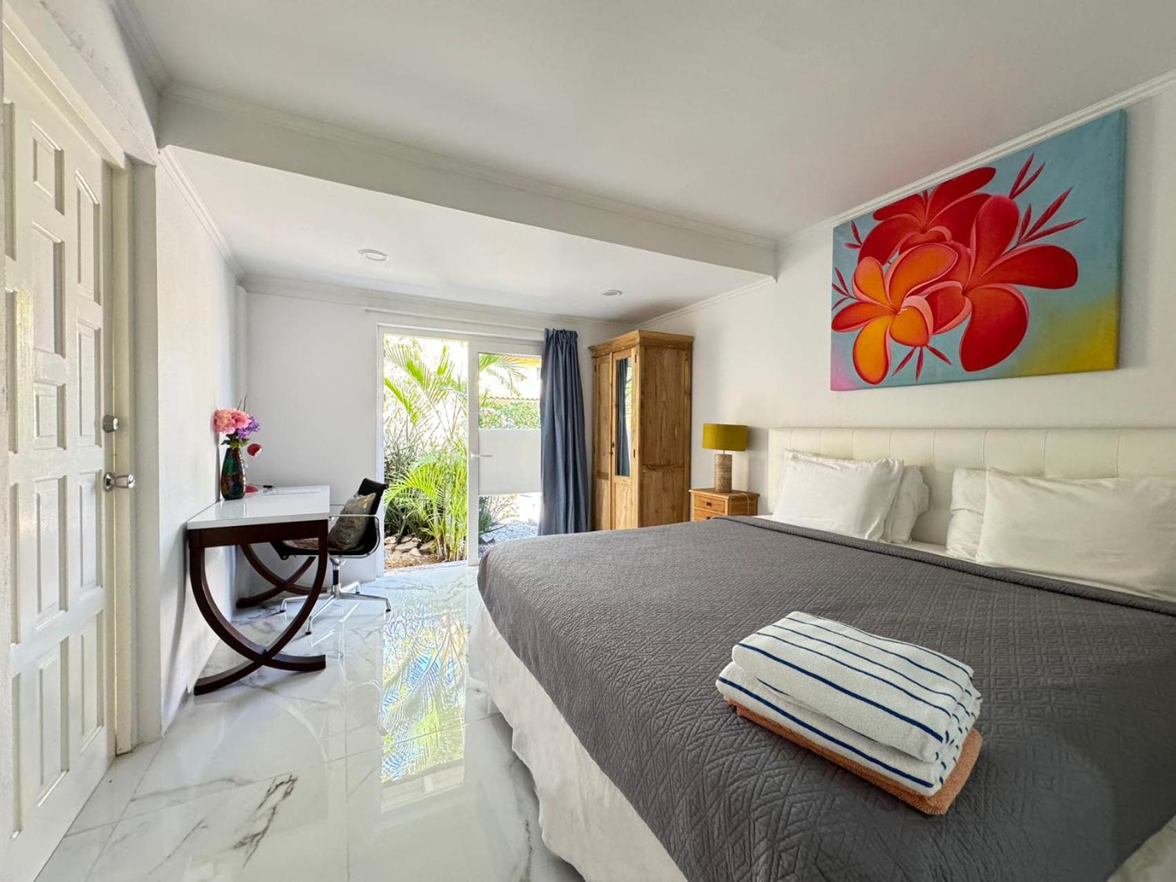 Casalina Garden 2 Blocks To Palm & Kitesurfing School * Palm Beach