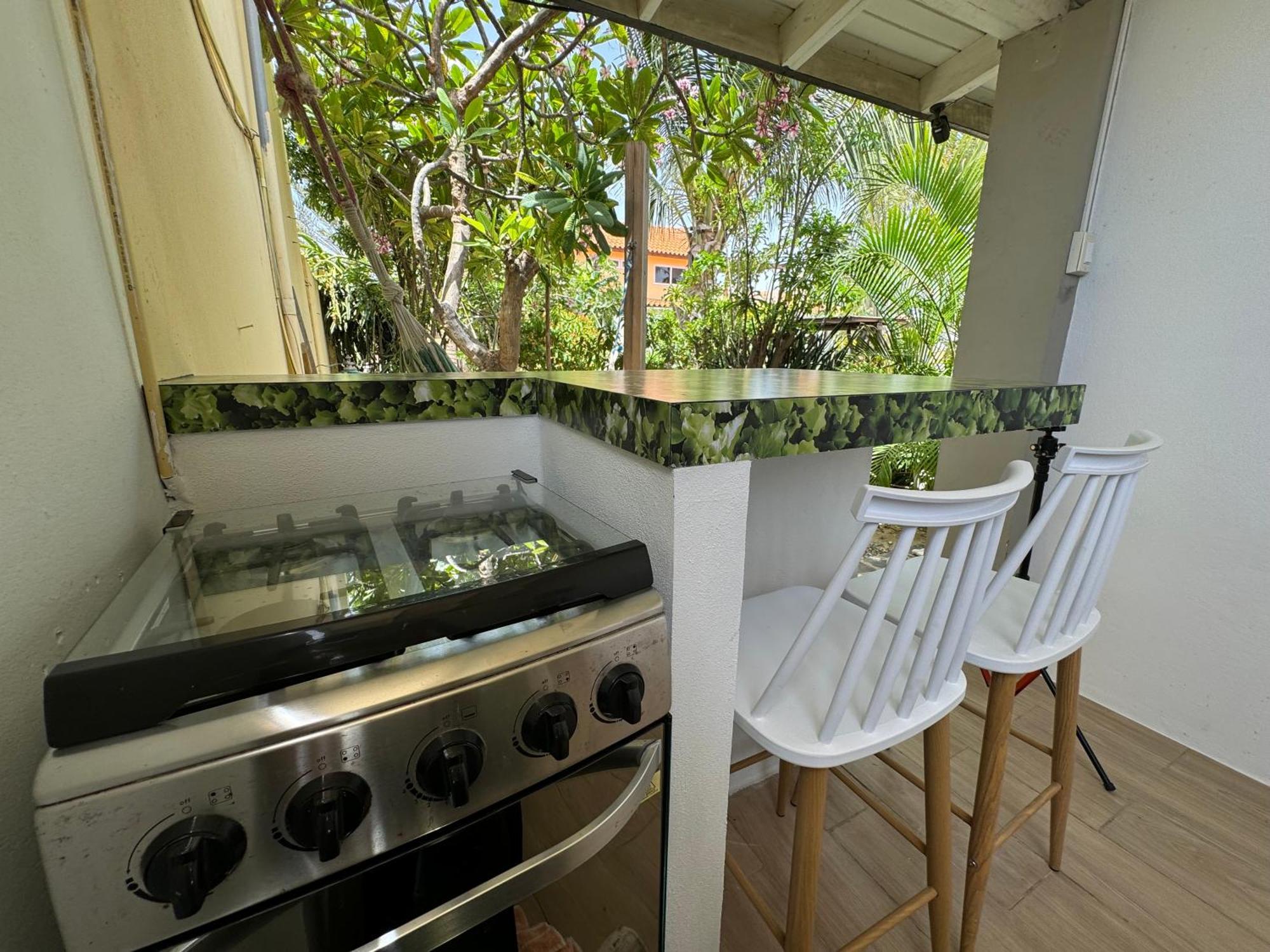Casalina Garden 2 Blocks To Palm & Kitesurfing School