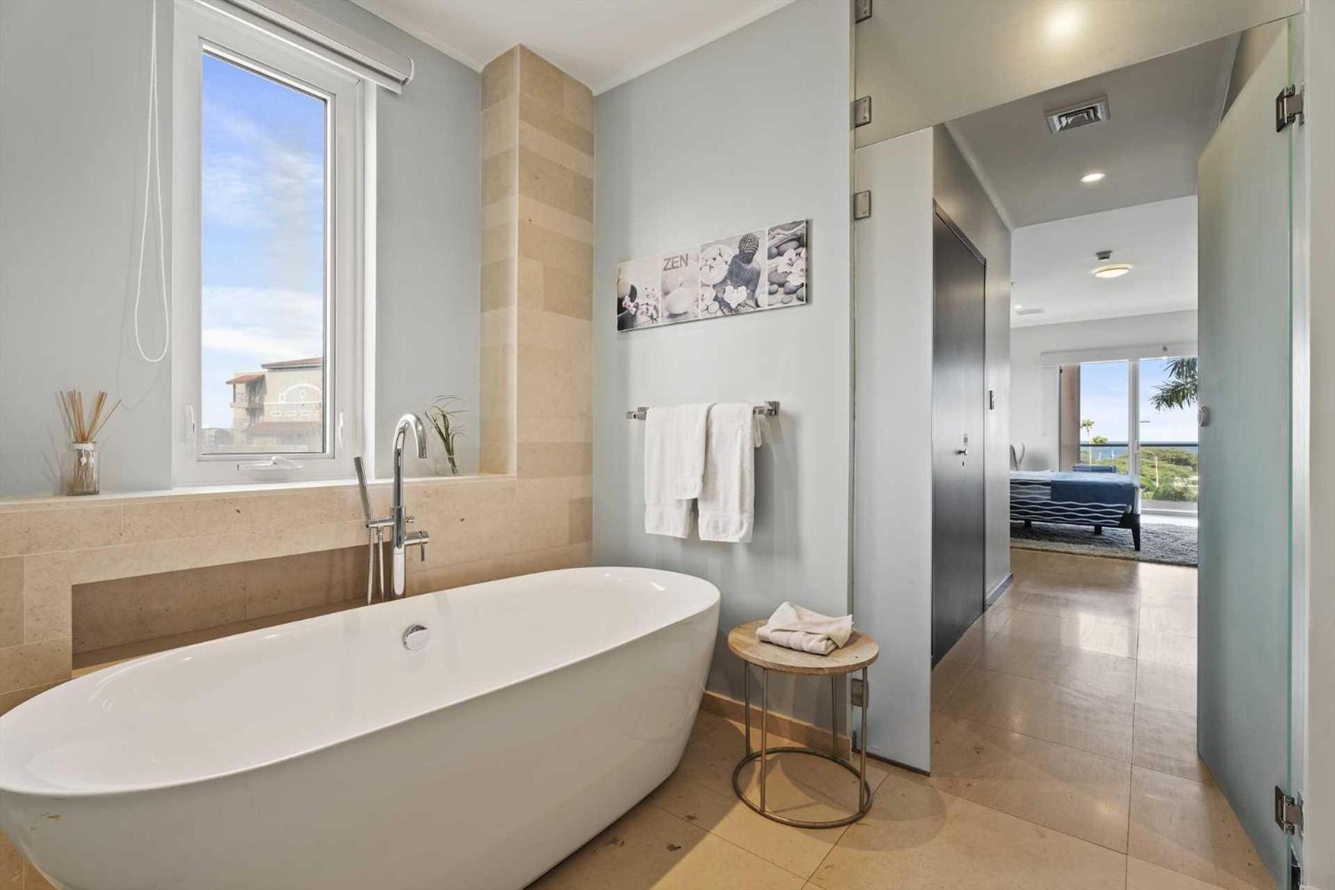 Eagle - Serenity By The Sea 3br -lv301 * Palm Beach