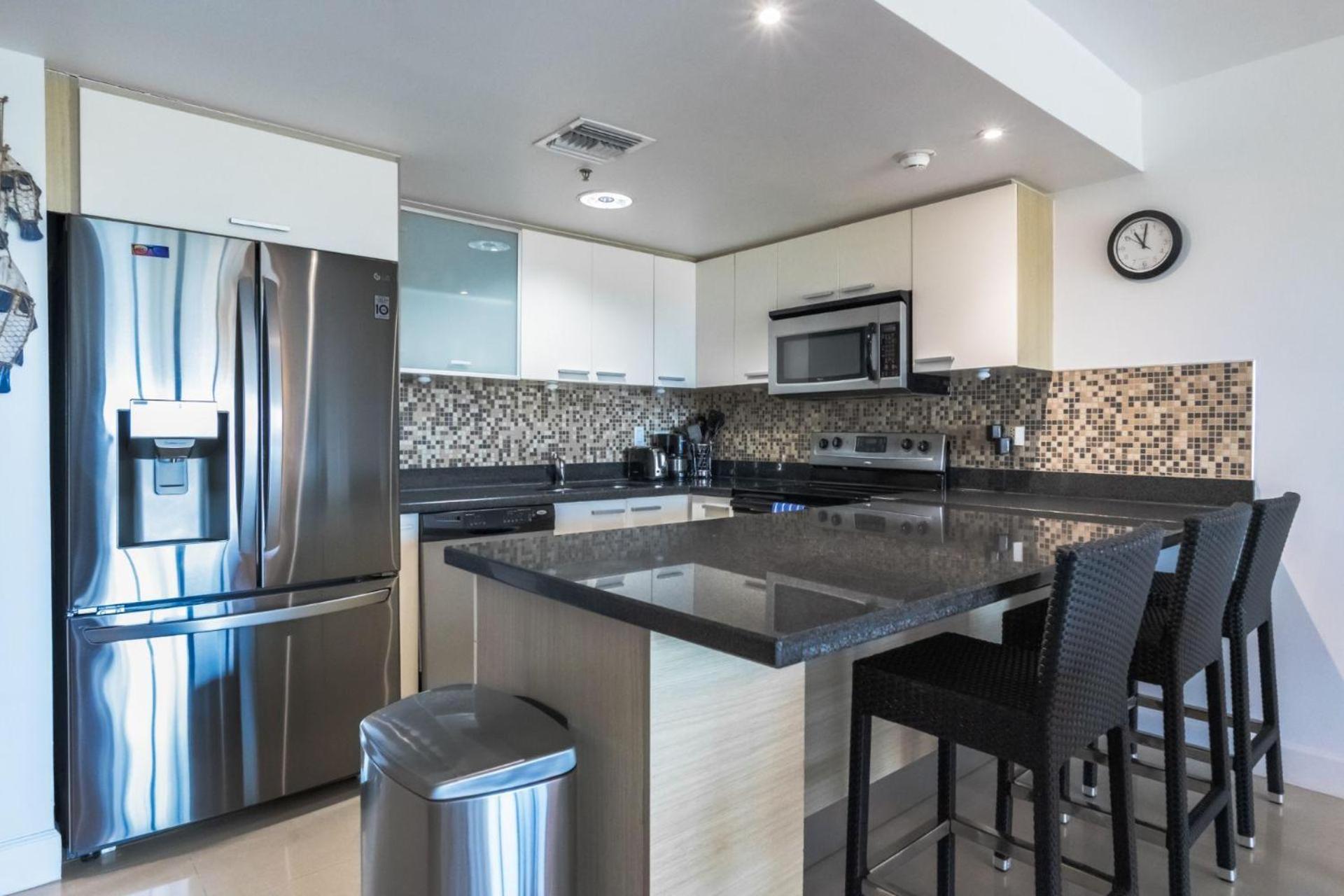 Beachfront - Precious Ruby 2br - Bc355 Palm Beach