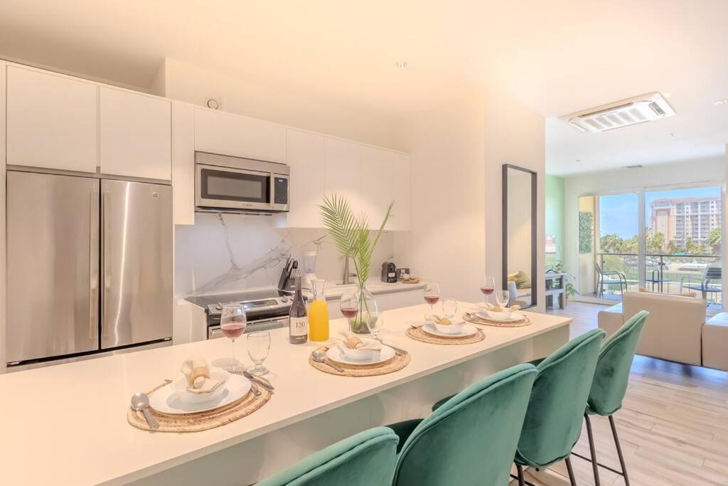 Apartment Luxury Ocean Views In Palm Palm Beach