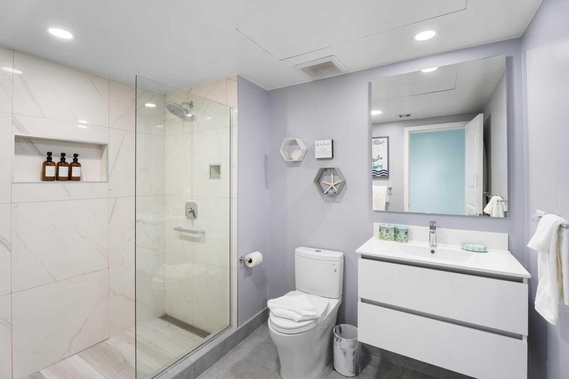 Beachfront - Paradise View 2br - A346 Palm Beach
