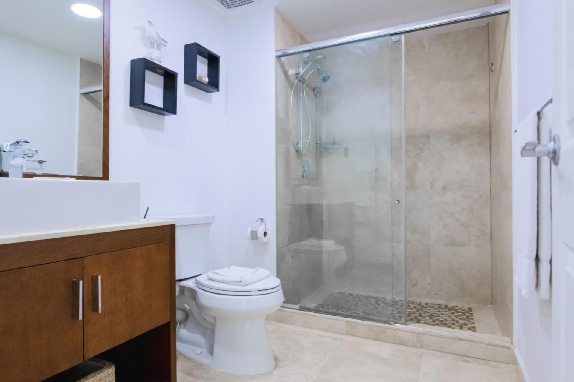 Beachfront - Precious Ruby 2br - Bc355 Holiday home *