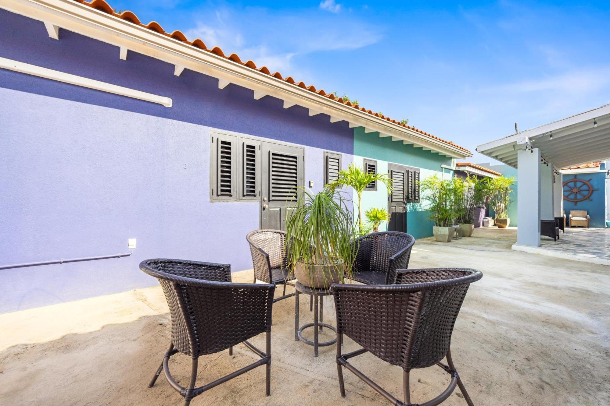 Steps To The Beach Stylish Equipped Getaway Palm Beach