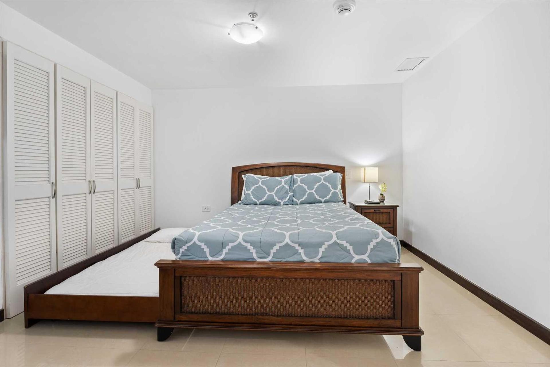 Beachfront - Brisas Del Mar 2br - E324
