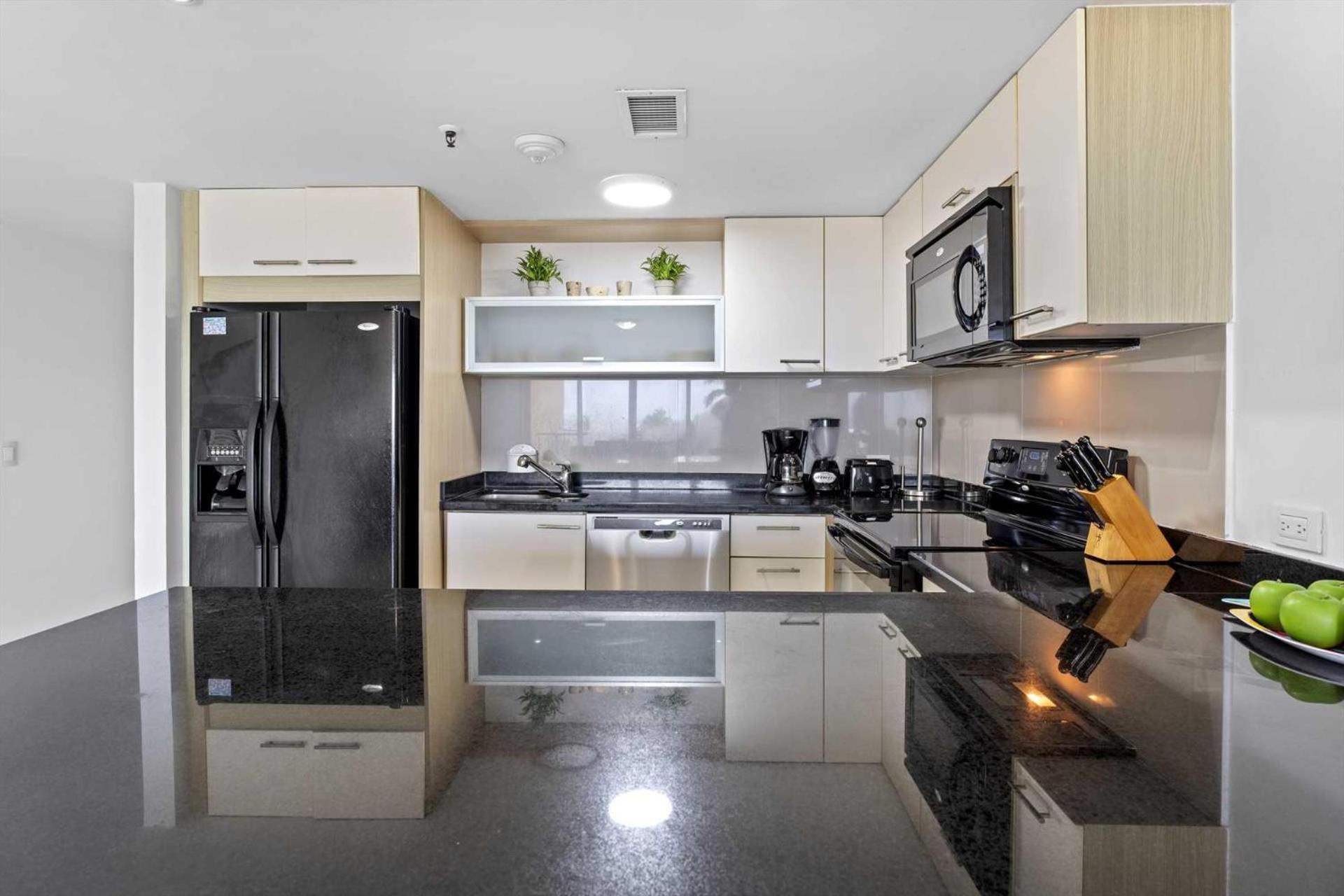 Beachfront - Brisas Del Mar 2br - E324