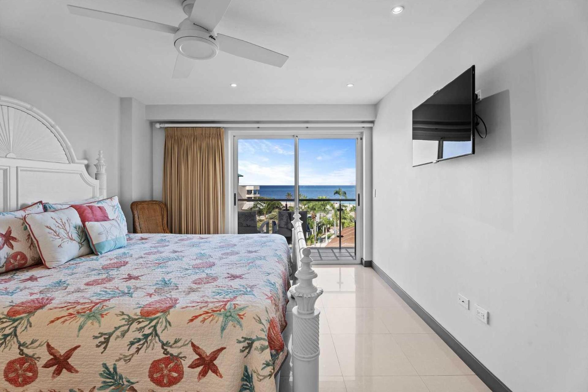 Beachfront - Amber Penthouse 2br - P512 Palm Beach