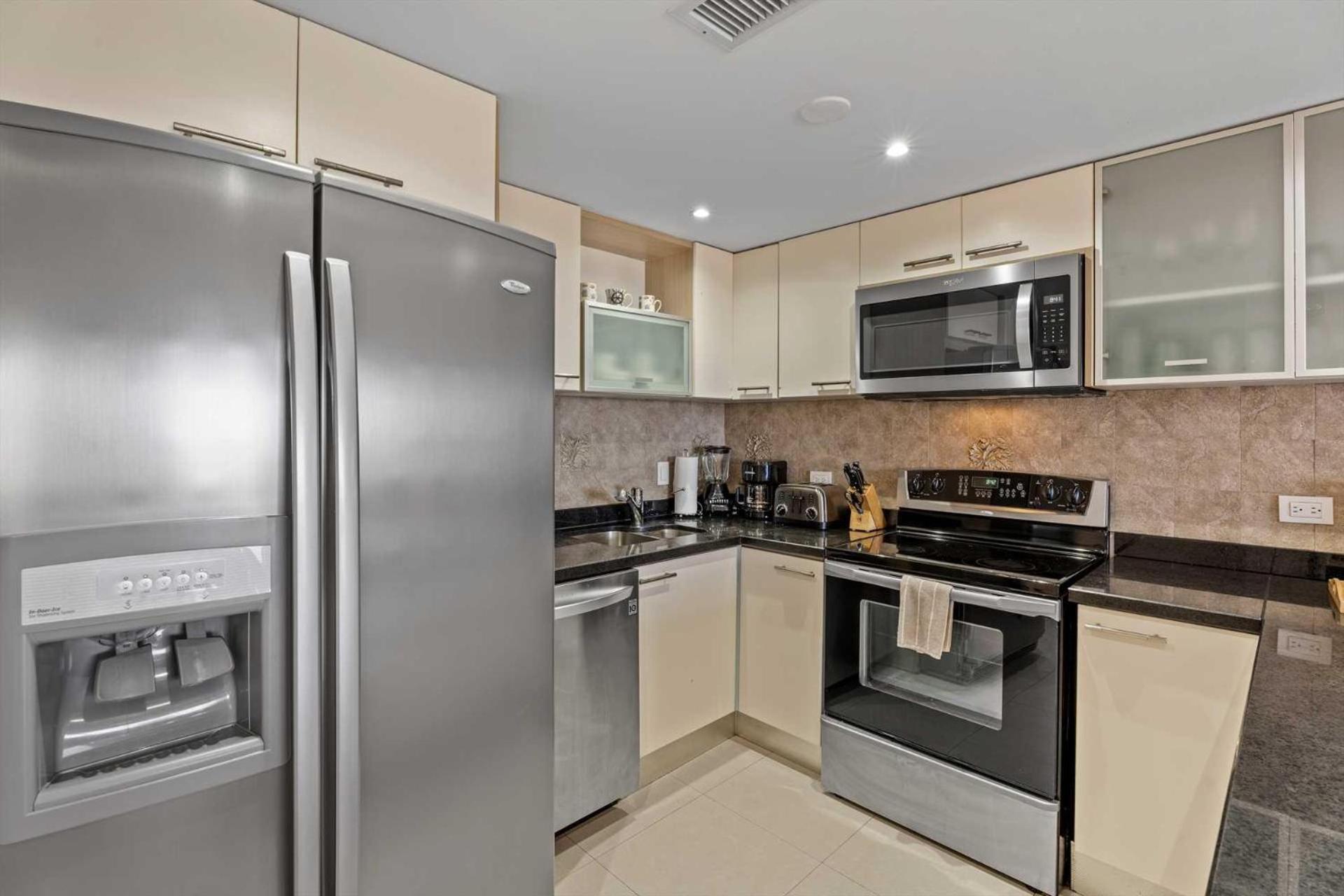 Beachfront - Amber Penthouse 2br - P512