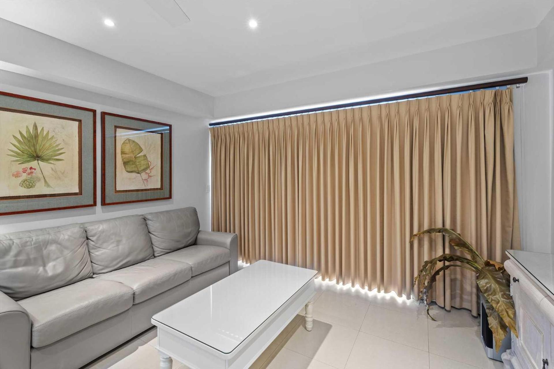 Beachfront - Amber Penthouse 2br - P512 Holiday home