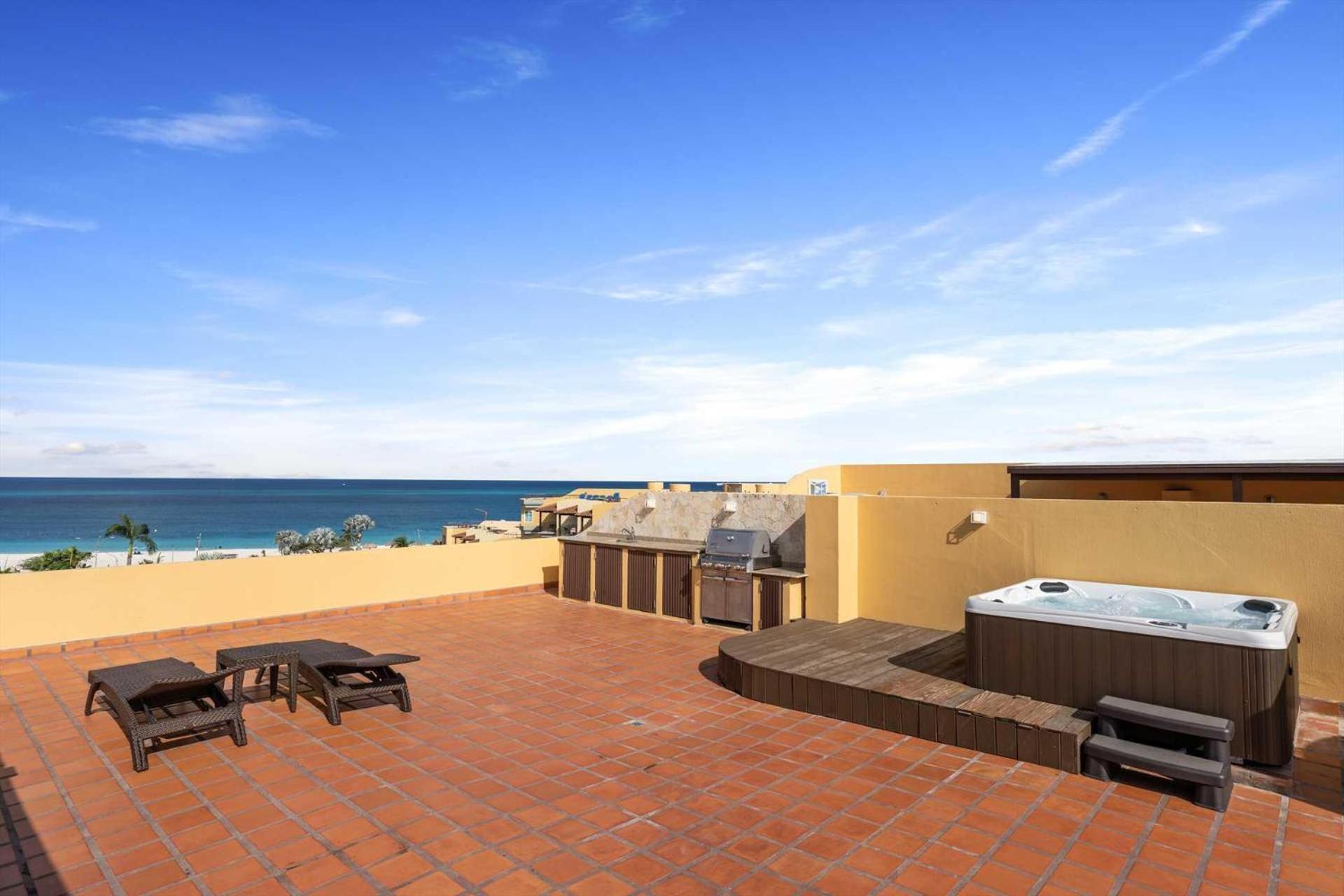 Holiday home Beachfront - Amber Penthouse 2br - P512