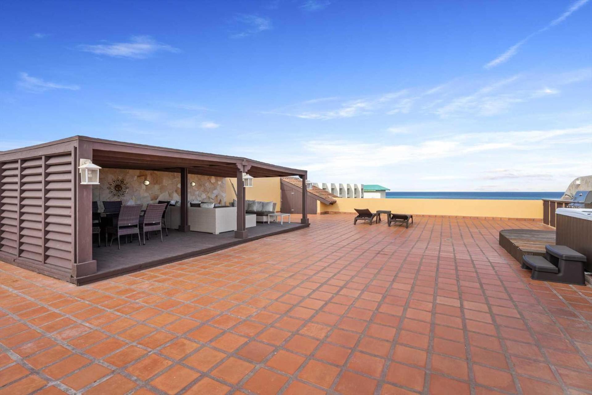 Beachfront - Amber Penthouse 2br - P512