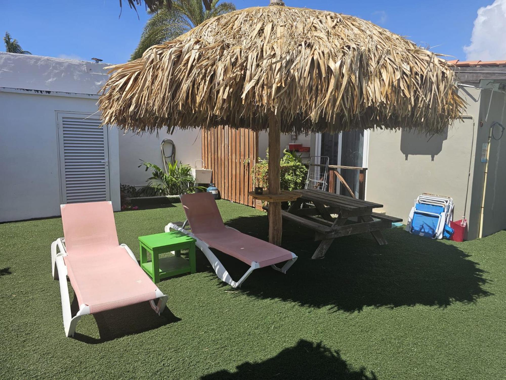 Casalina Garden 2 Blocks To Palm & Kitesurfing School * Palm Beach