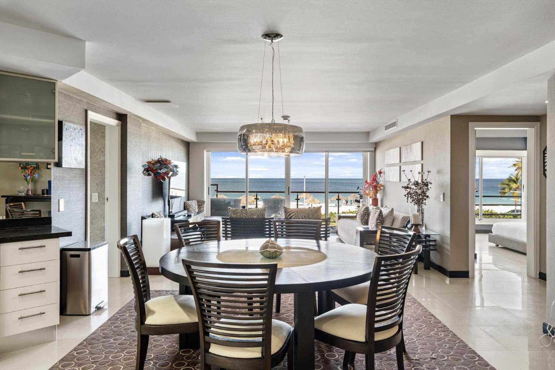 Holiday home Beachfront-adults Only-majestic View 3brcondo-e221