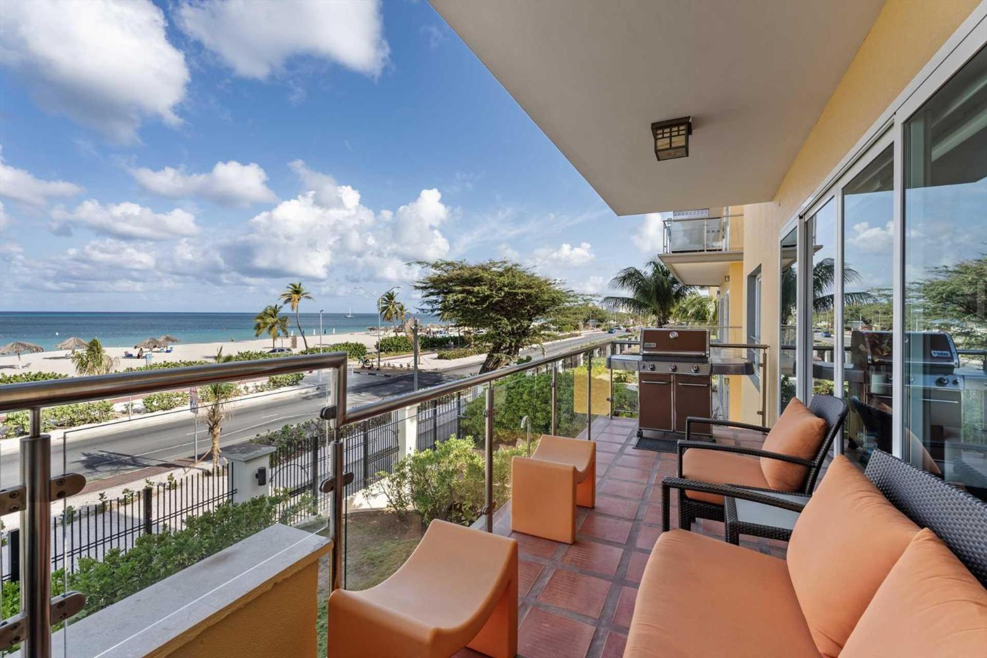 Beachfront-adults Only-majestic View 3brcondo-e221 Holiday home Palm Beach
