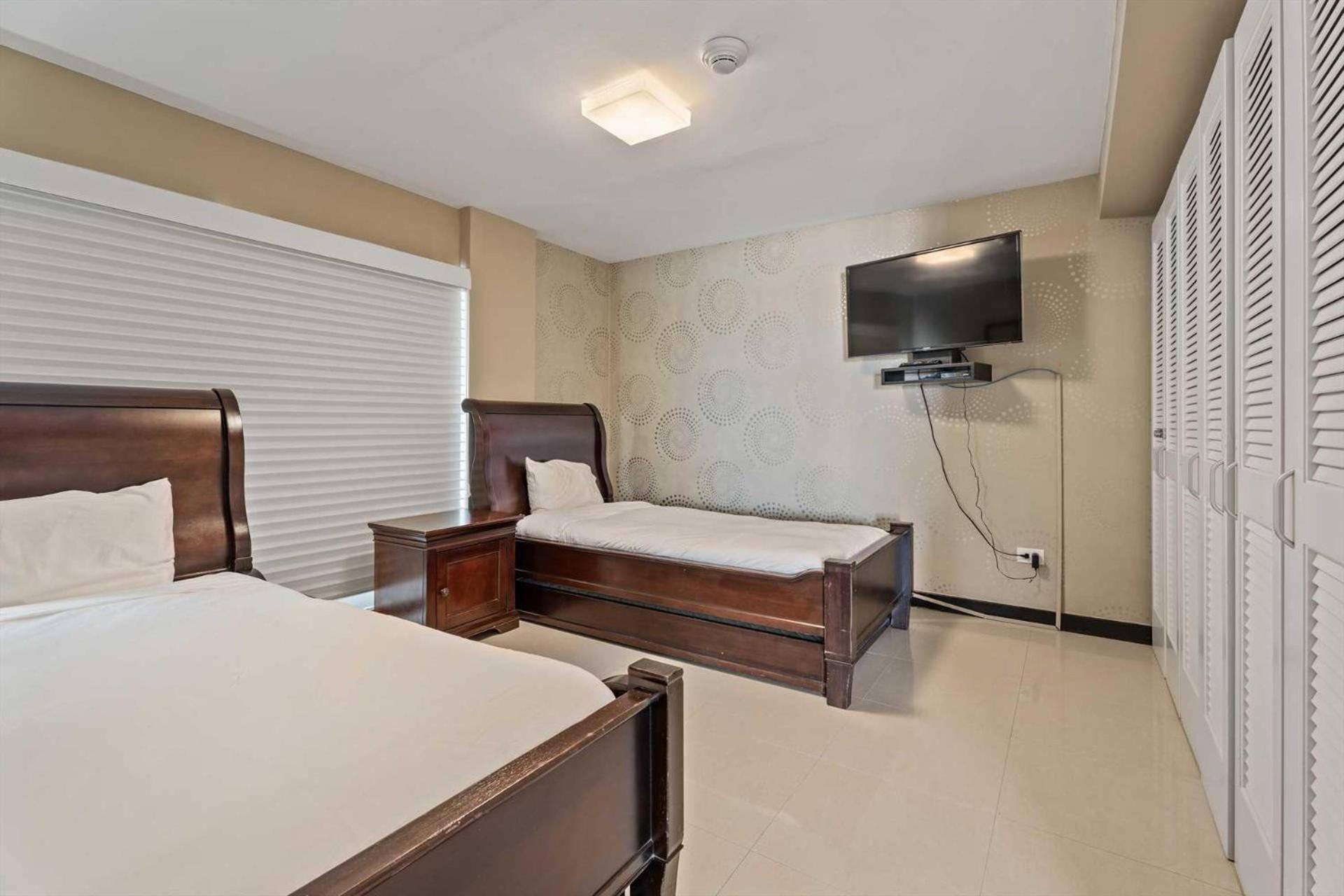 Beachfront-adults Only-majestic View 3brcondo-e221 *