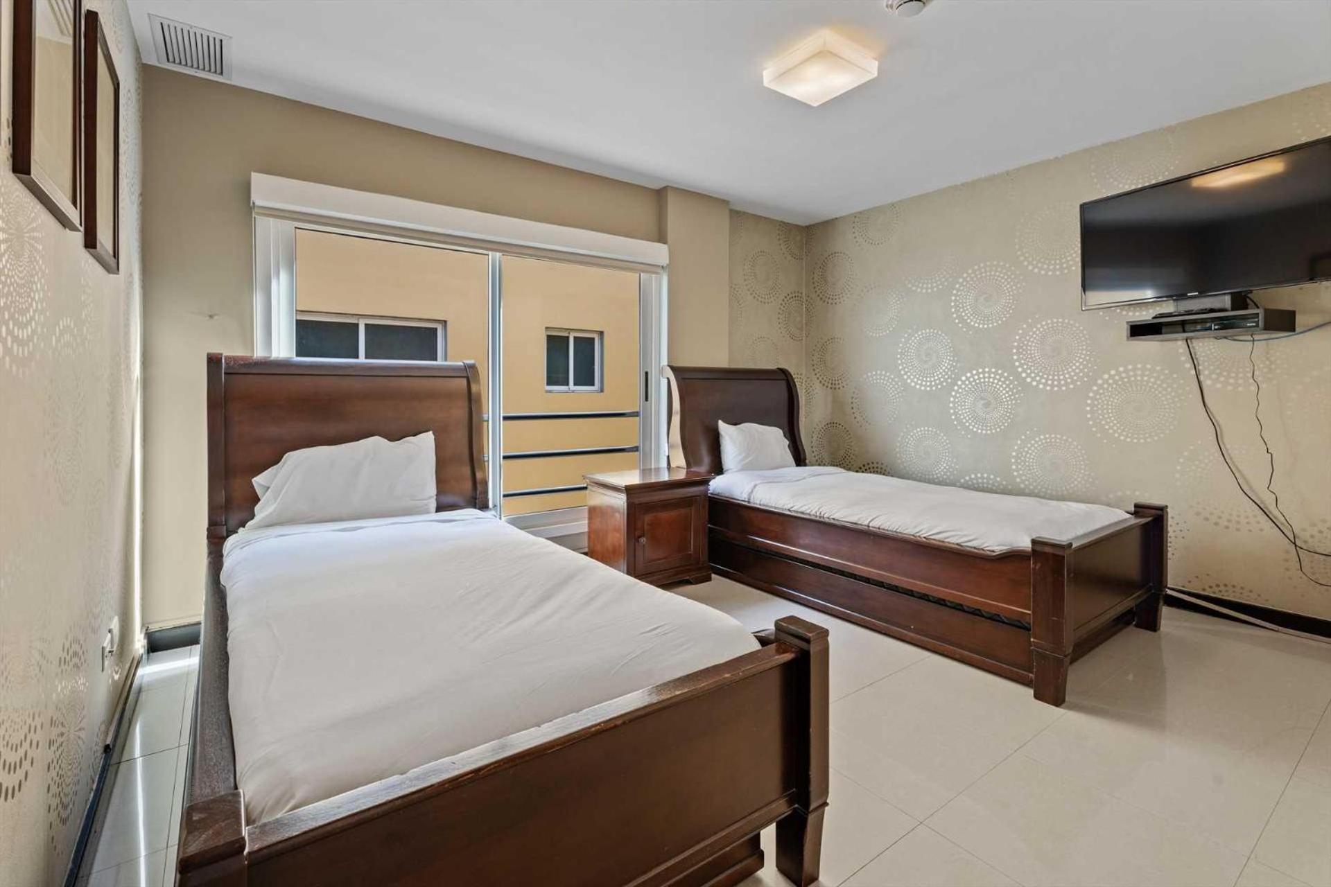 Beachfront-adults Only-majestic View 3brcondo-e221 Holiday home