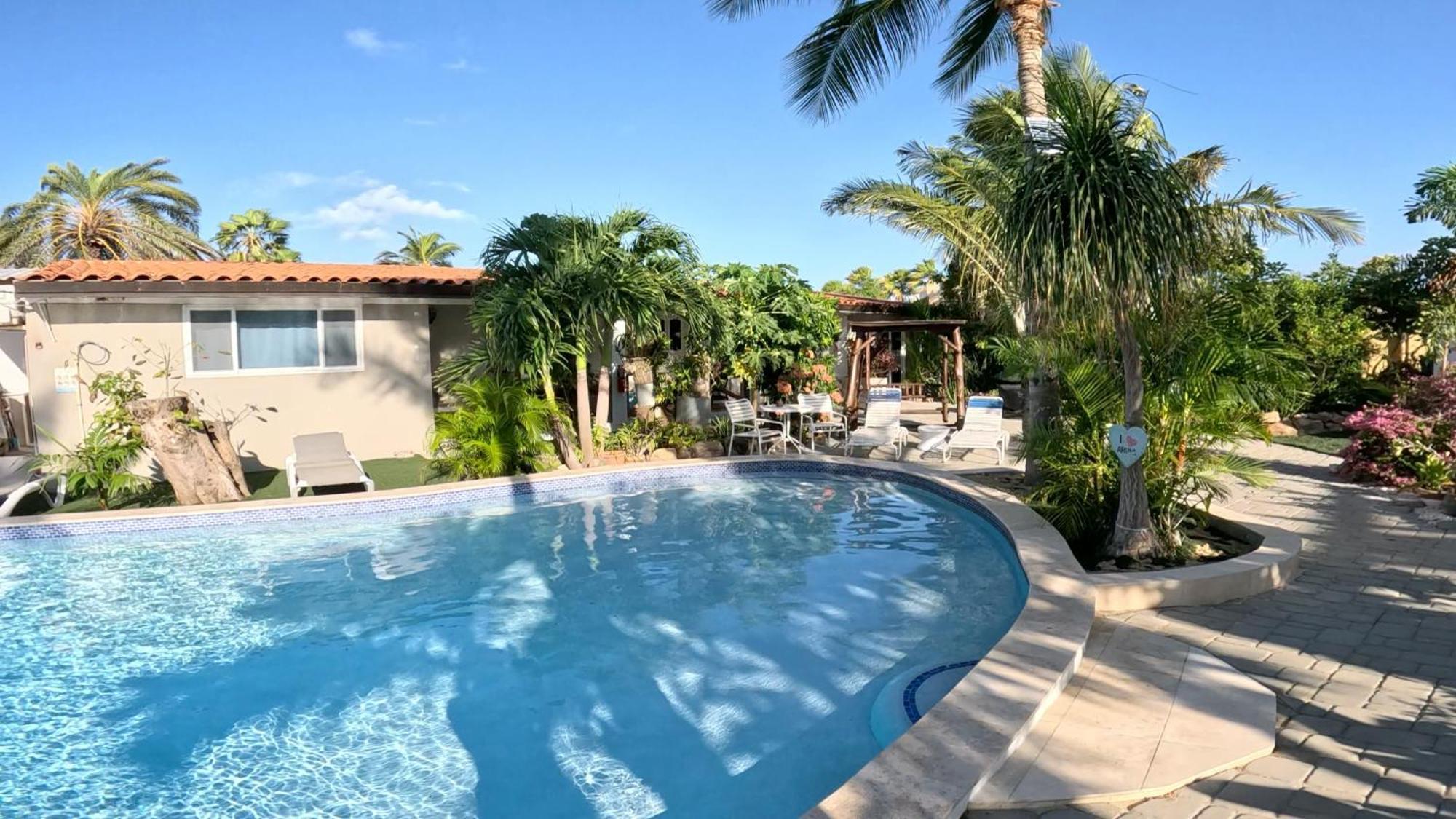 Apartment Casalina Garden 2 Blocks To Palm & Kitesurfing School *
