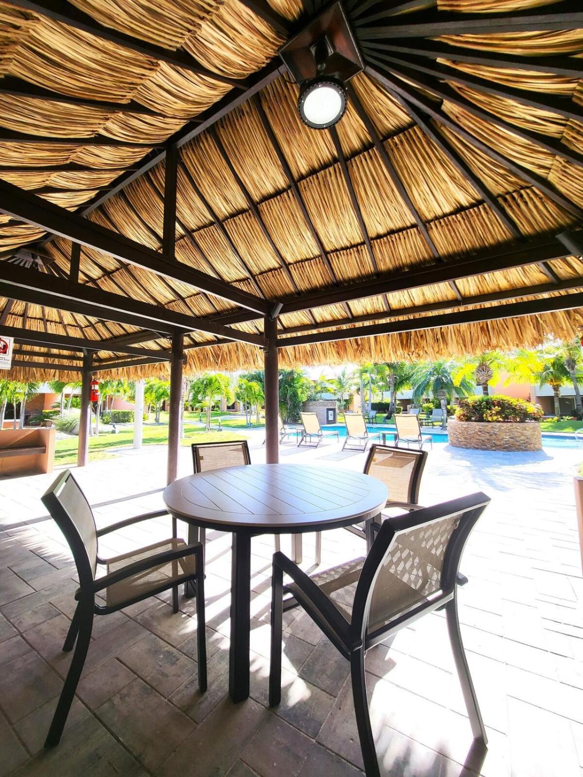 Eagle Luxury House, Walking Distance To The Palm Beach