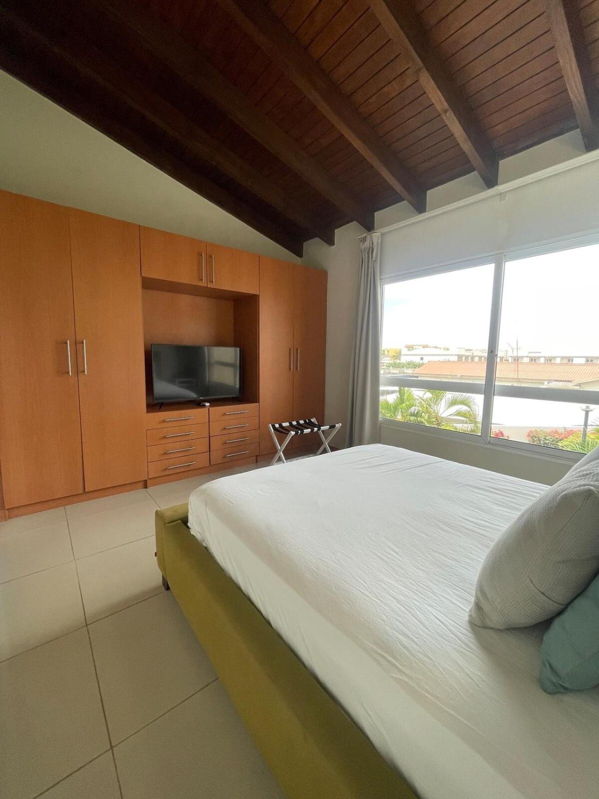 Eagle Luxury House, Walking Distance To The Holiday home Palm Beach