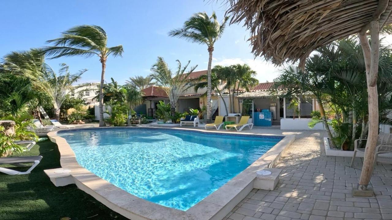 Casalina Garden 2 Blocks To Palm & Kitesurfing School Palm Beach
