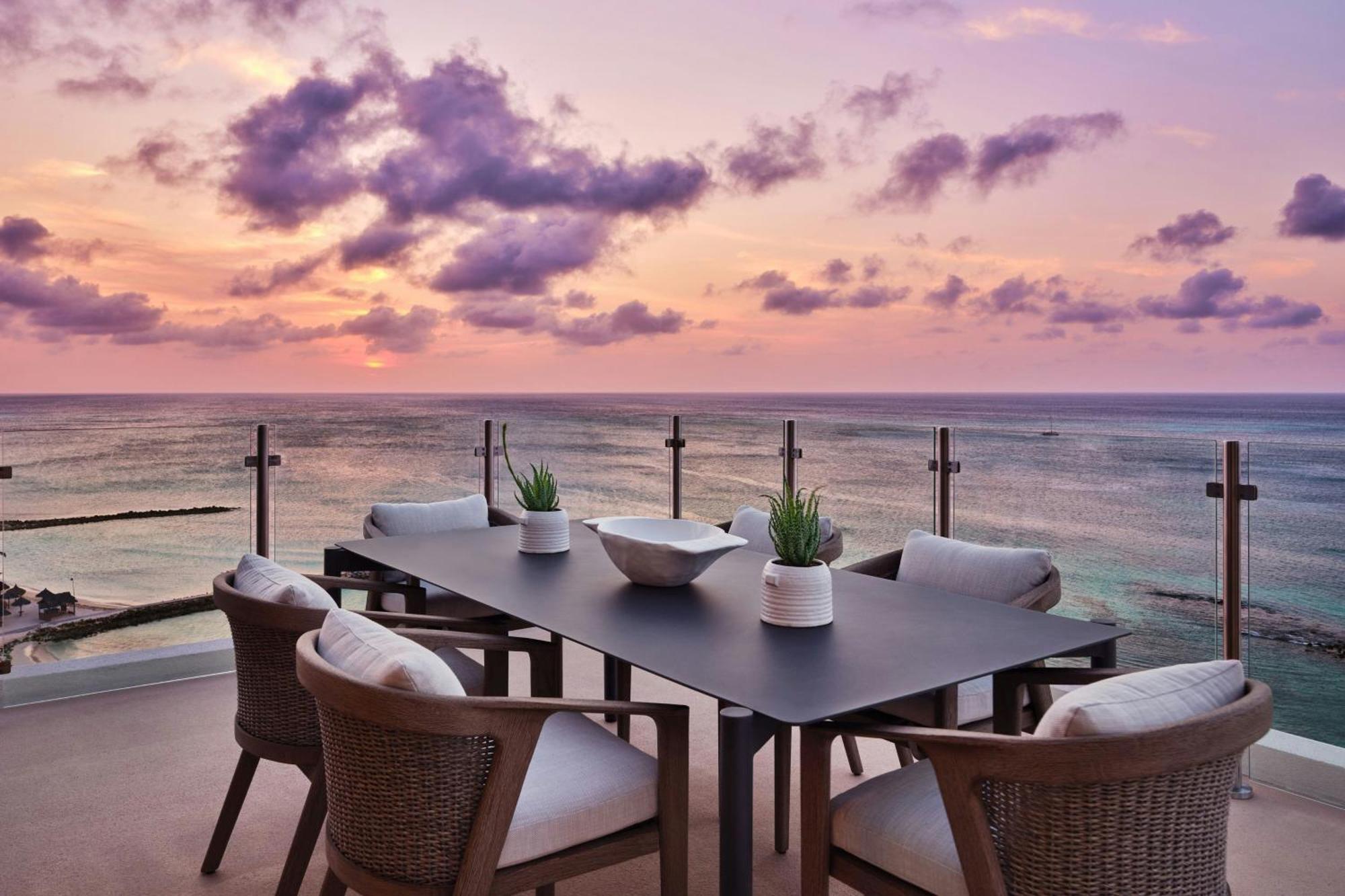 The St. Regis Aruba * Palm Beach