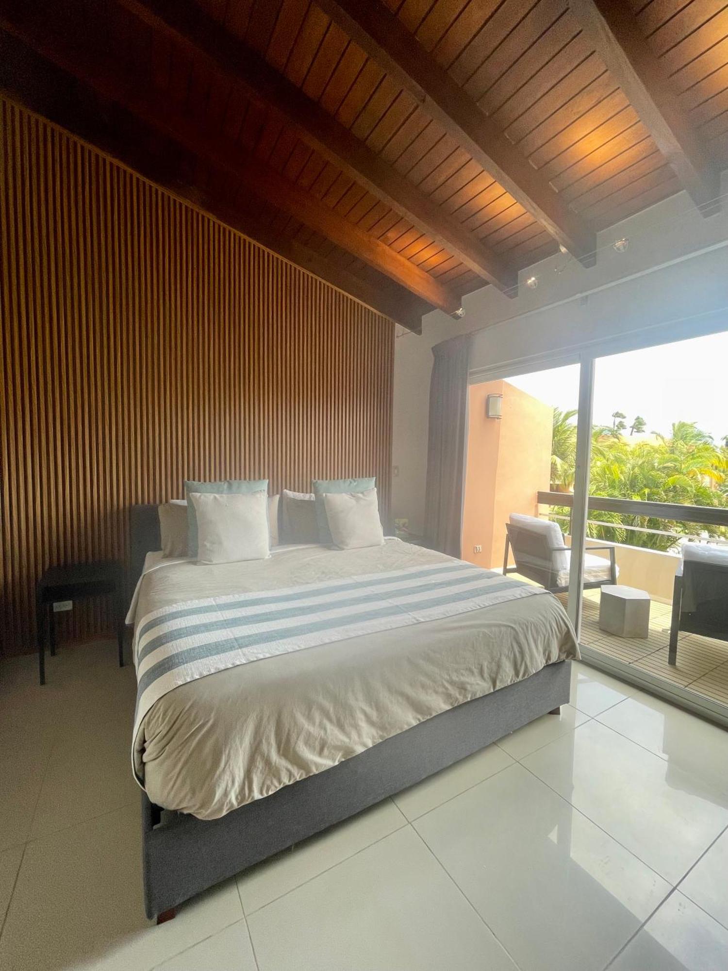 Holiday home Eagle Luxury House, Walking Distance To The Palm Beach