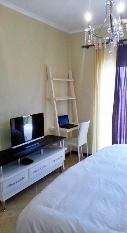 Gold Coast Luxury One Floor
