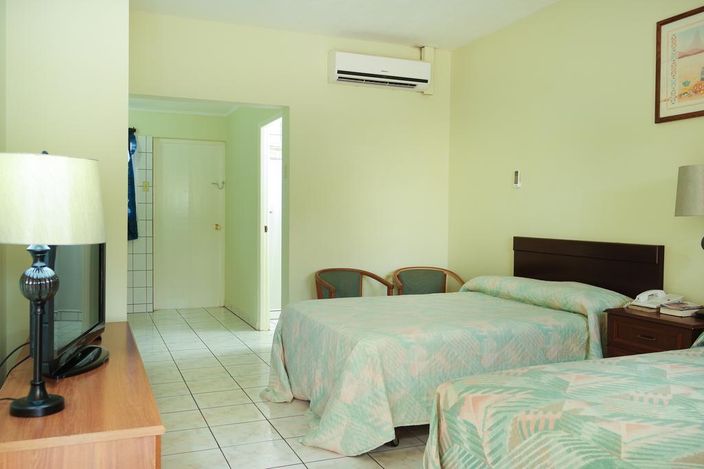 Hotel Coconut Palm Beach