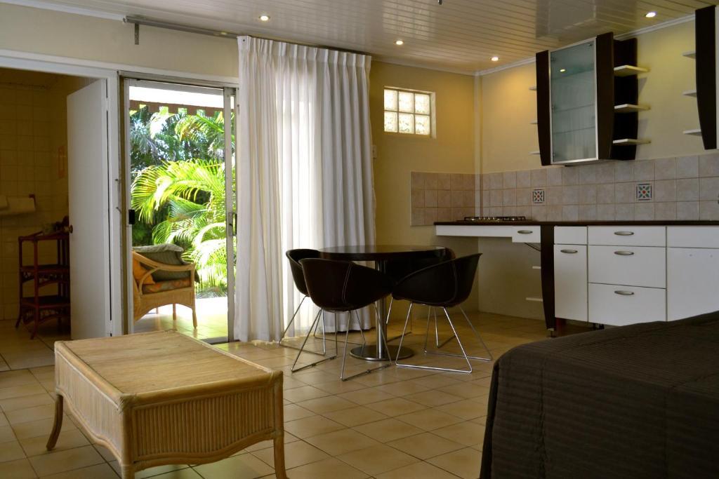 Apartment Bananas Palm Beach