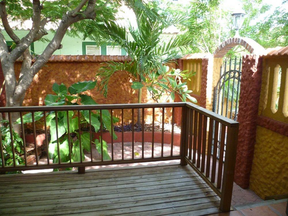 Flamboyant Garden 4* Oranjestad