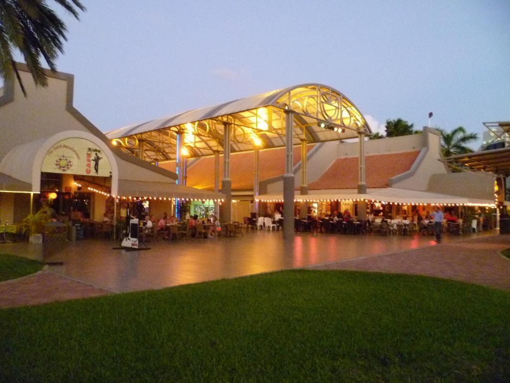 Aparthotel Flamboyant Garden 4*