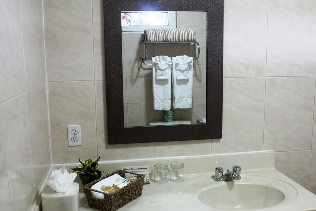 Hotel Aruba Surfside Marina