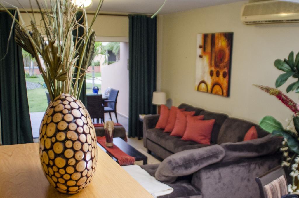 Family-flexication-friendly Villa, Few Steps From Eagle *