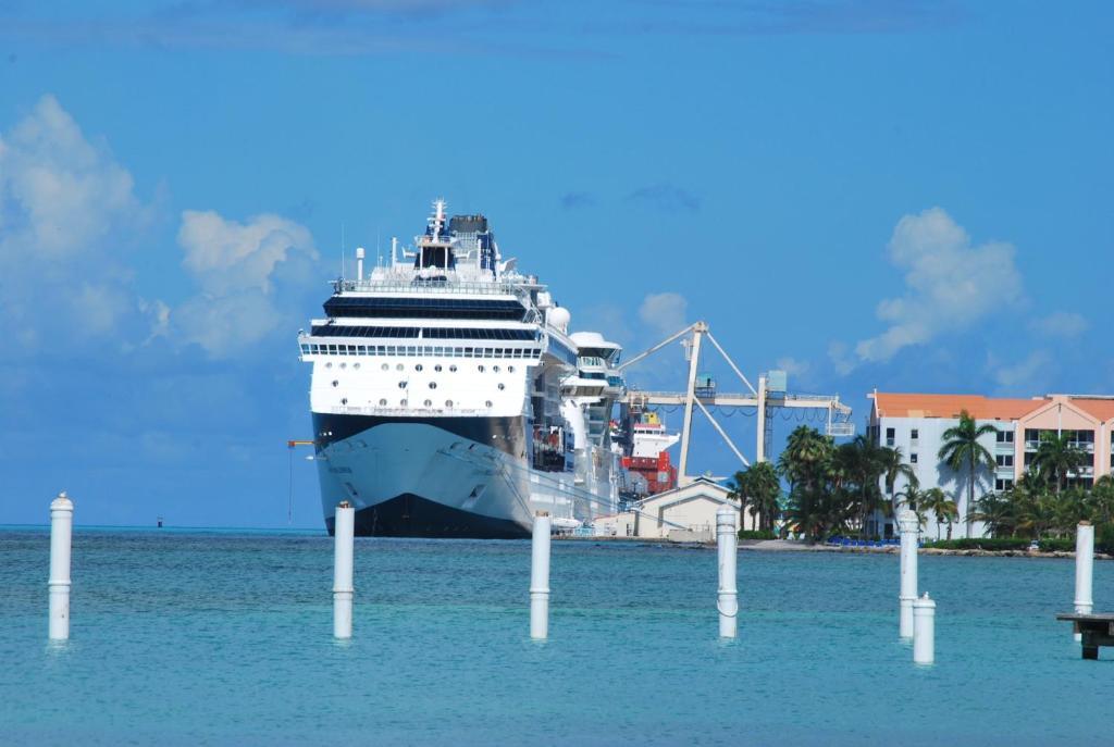 Talk Of The Town & Club By Gh Oranjestad