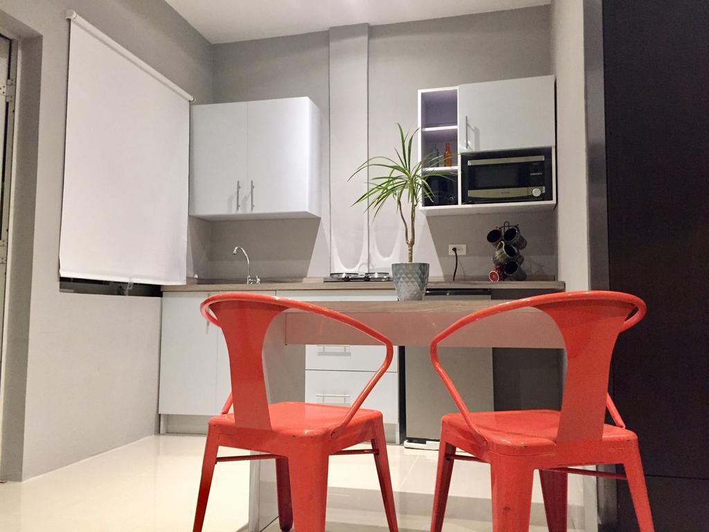 Brown Studio Apartment *