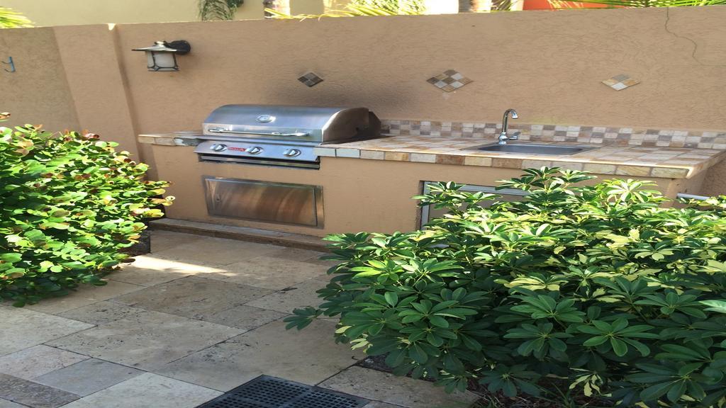 Gold Coast Luxury One Floor Apartment Palm Beach