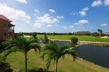 Tropical Digs 4*