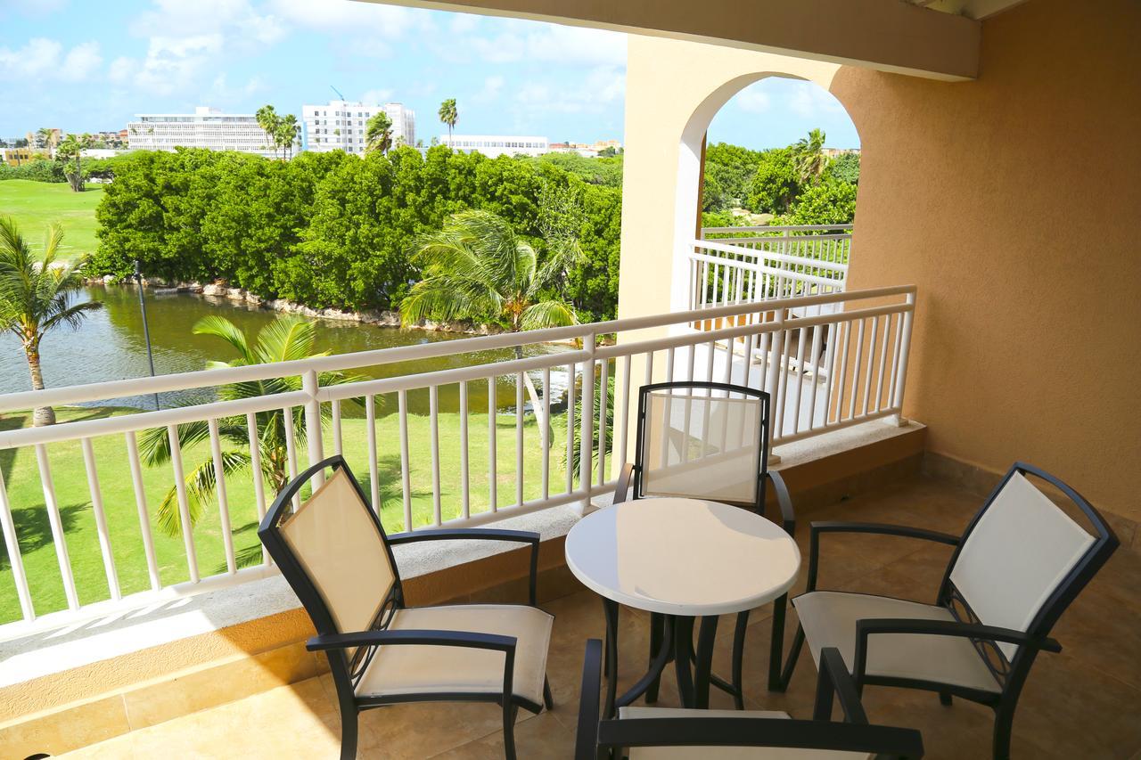 Tropical Digs 4*