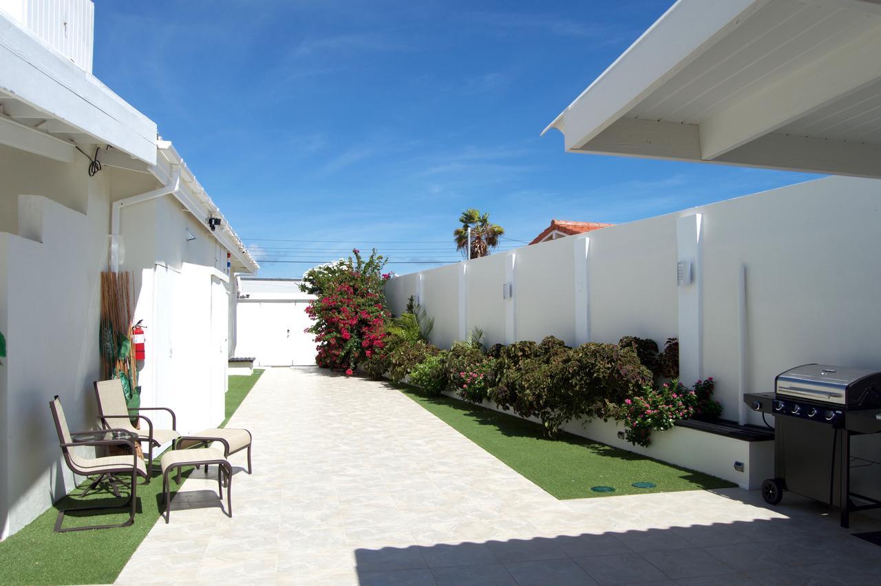 Aruba Suites Hostel Palm Beach