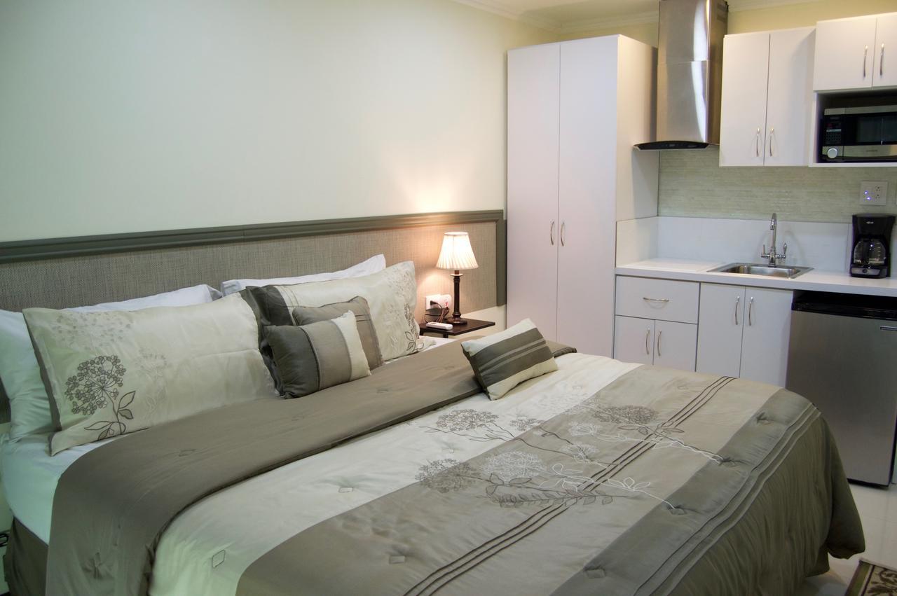 Hostel Aruba Suites *