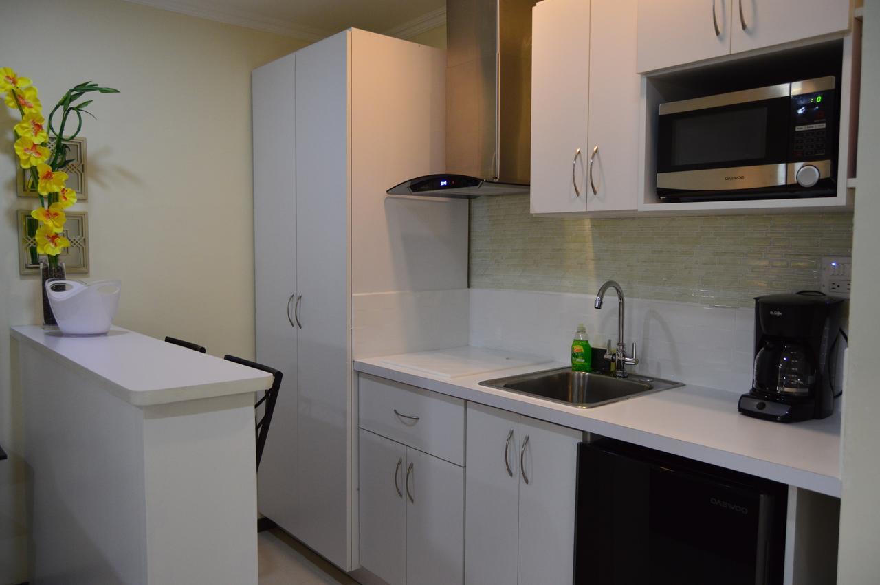 Aruba Suites Hostel Palm Beach