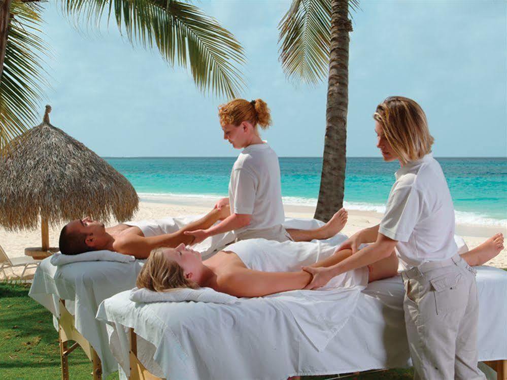 Tropical Digs 4*
