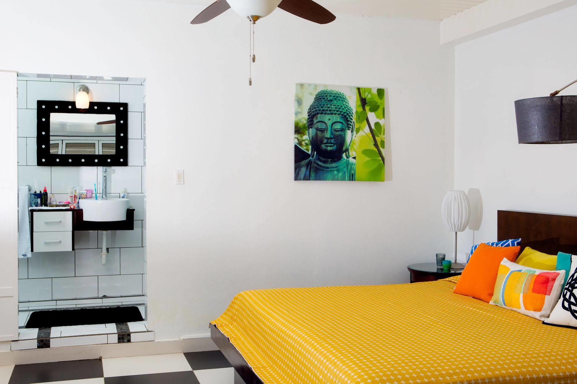 Hotel Modern Aruba