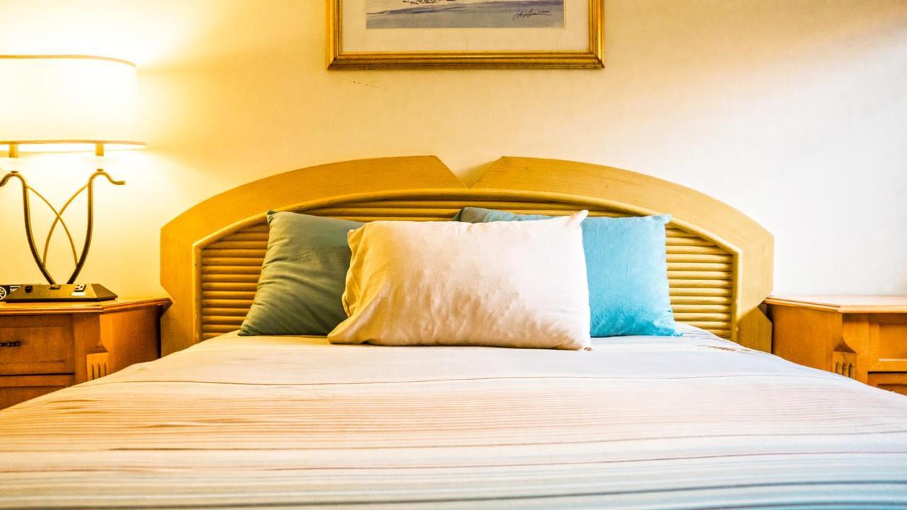 Sea Breeze Town Apartment