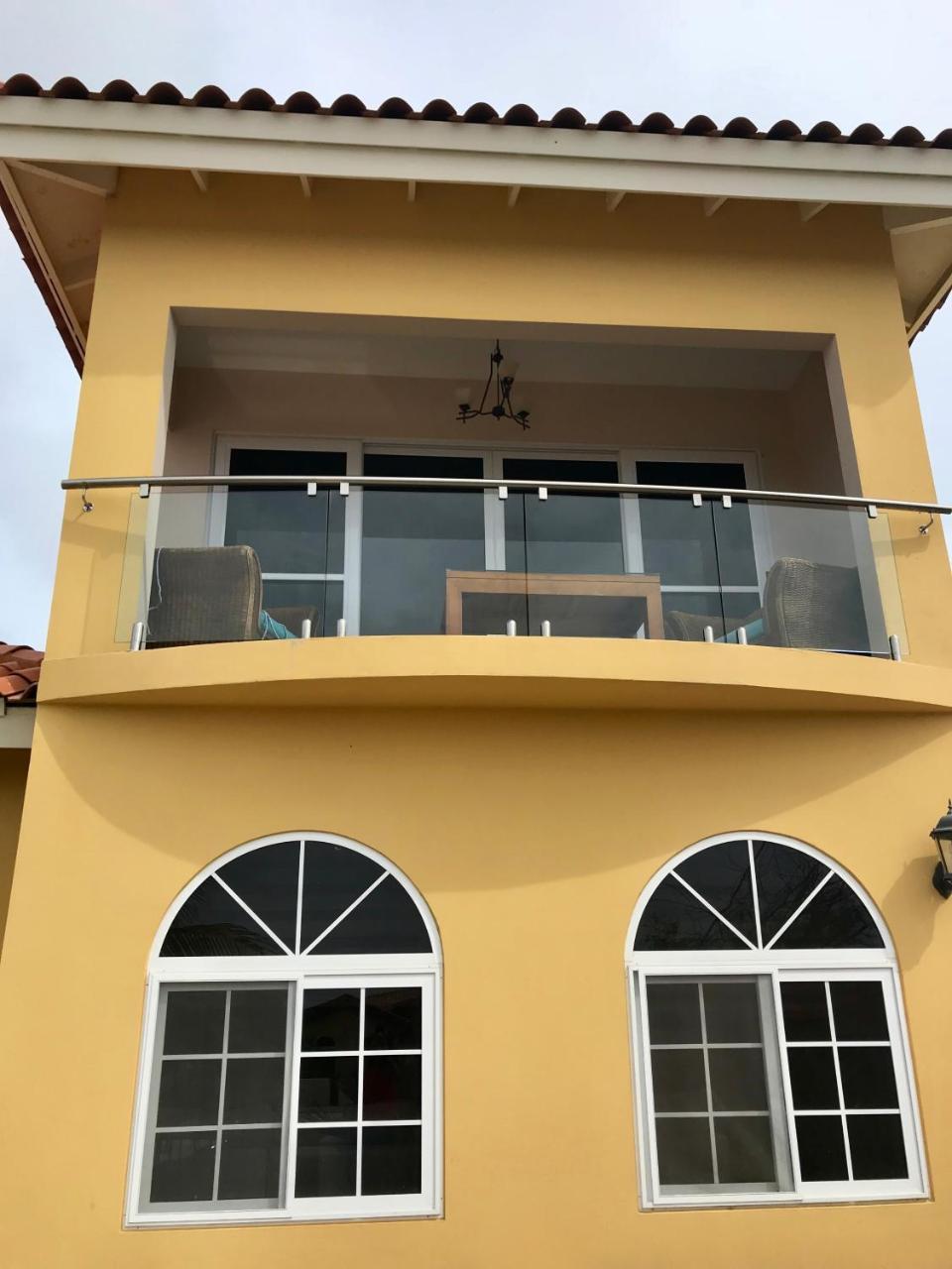 Cozy Apartment,2minutes To Hotels, Ritz Carlton, Palm Beach *